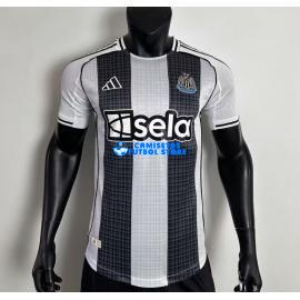 Maglia Newcastle United 1ª Calcio 2025/2026 (EDIZIONE GIOCATORE)